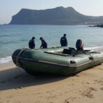 제주도에 버려진 고무보트