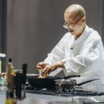 선재스님이 흑백요리사2에서 음식을 만들고 있는모습